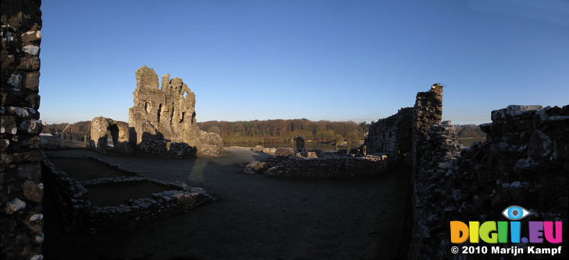 SX12508-12512 Ogmore Castle in morning sun